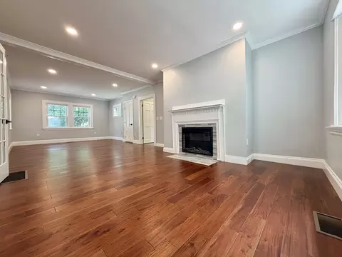Living - 21 Maple St, Arlington, MA 02476 photo 5 of 12