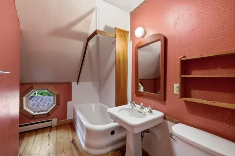Bath - 52 Baker St, Amherst, MA 01002 photo 2 of 3