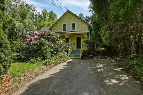 Exterior - 52 Baker St, Amherst, MA 01002 photo 6 of 14