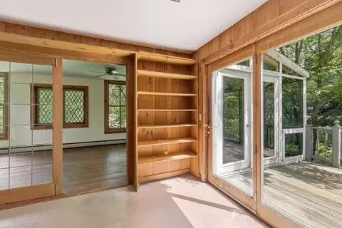 Living - 52 Baker St, Amherst, MA 01002 photo 4 of 5