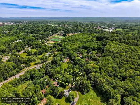 View/Area - 52 Baker St, Amherst, MA 01002 photo 1 of 2