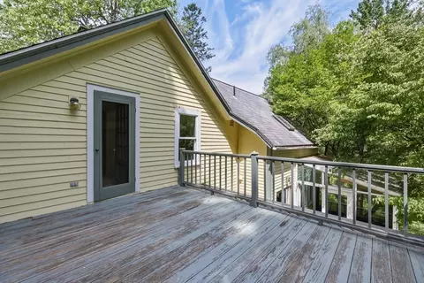 Exterior - 52 Baker St, Amherst, MA 01002 photo 4 of 14
