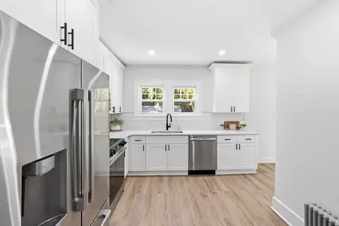 Entry Way - 28 Southold Rd, Worcester, MA 01607 photo 1 of 5