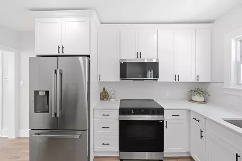Kitchen - 28 Southold Rd, Worcester, MA 01607 photo 3 of 4