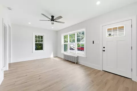 Living - 28 Southold Rd, Worcester, MA 01607 photo 4 of 4