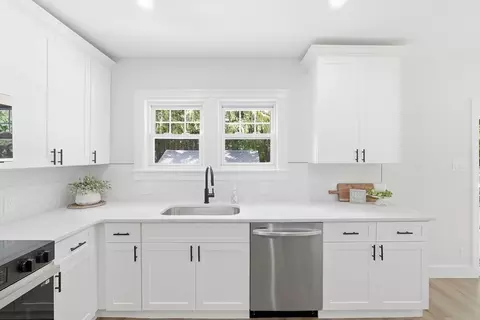 Kitchen - 28 Southold Rd, Worcester, MA 01607 photo 2 of 4