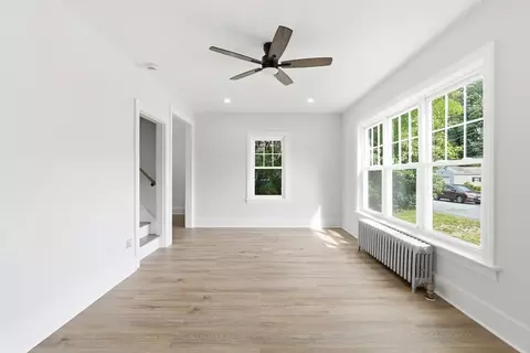 Living - 28 Southold Rd, Worcester, MA 01607 photo 1 of 4