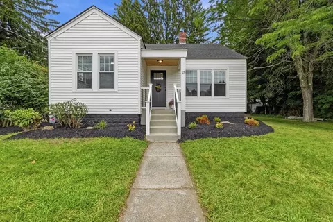 Exterior - 28 Southold Rd, Worcester, MA 01607 photo 2 of 9
