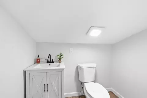 Bath - 28 Southold Rd, Worcester, MA 01607 photo 2 of 2