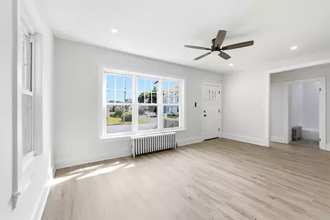 Living - 28 Southold Rd, Worcester, MA 01607 photo 2 of 4