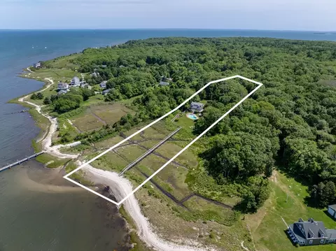 13 Harbor Acres Ln, Mattapoisett, MA 02739