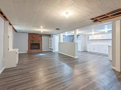 Living - 28 Superior Rd, Worcester, MA 01604 photo 6 of 8