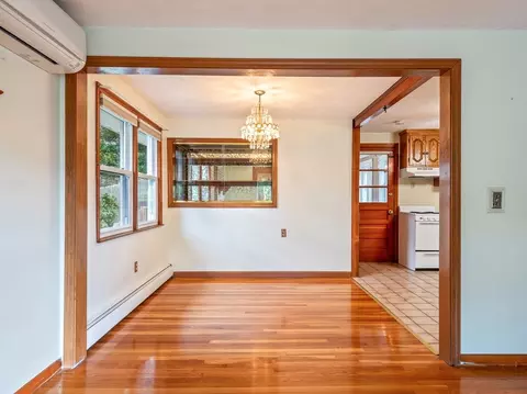 Living - 28 Superior Rd, Worcester, MA 01604 photo 1 of 8