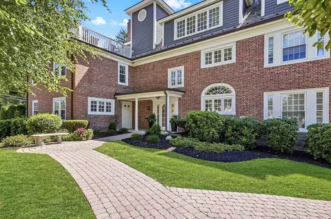 221 Worcester Ln #6, Waltham, MA 02451