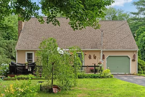 1236 Woonsocket Hill Rd, North Smithfield, RI 02896