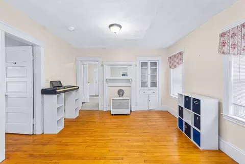 Living - 97 Eastern Ave, Worcester, MA 01605 photo 4 of 5