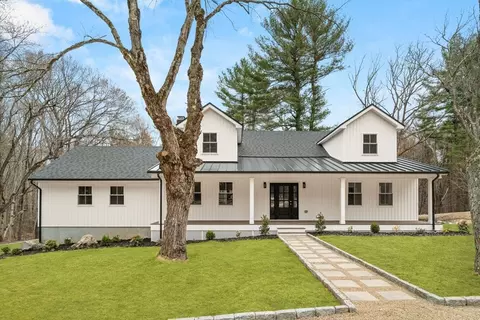 61 Meadowbrook Rd, Carlisle, MA 01741
