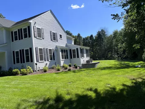 Exterior - 93 Walpole St, Dover, MA 02030 photo 8 of 8