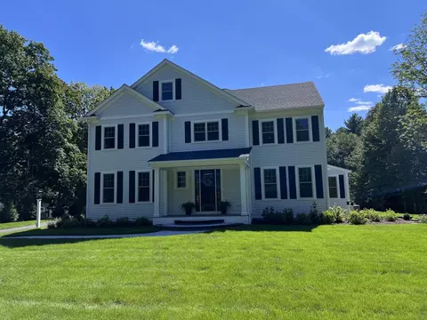 Exterior - 93 Walpole St, Dover, MA 02030 photo 7 of 8