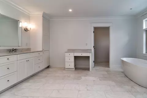 Bath - 93 Walpole St, Dover, MA 02030 photo 1 of 2