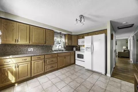 Kitchen - 133 Denwall Dr, Springfield, MA 01119 photo 2 of 4