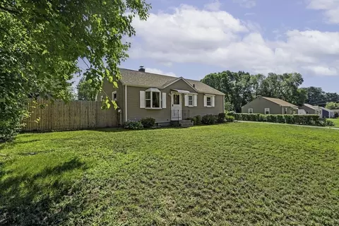 Exterior - 133 Denwall Dr, Springfield, MA 01119 photo 9 of 9