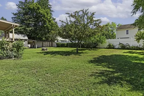 Exterior - 133 Denwall Dr, Springfield, MA 01119 photo 1 of 9