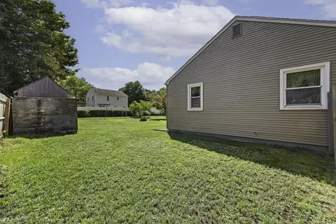 Exterior - 133 Denwall Dr, Springfield, MA 01119 photo 3 of 9