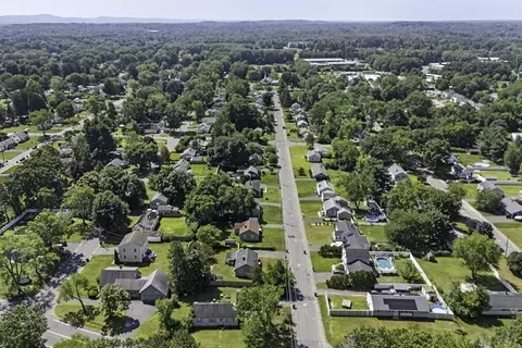 View/Area - 133 Denwall Dr, Springfield, MA 01119 photo 4 of 6