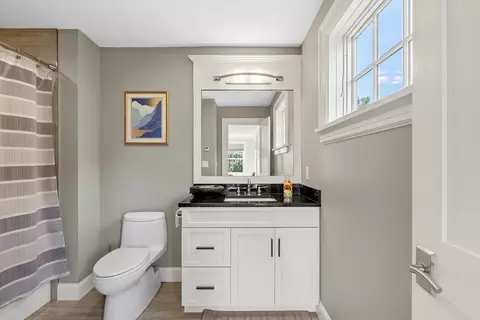 Bath - 8 Border St, Scituate, MA 02066 photo 4 of 6