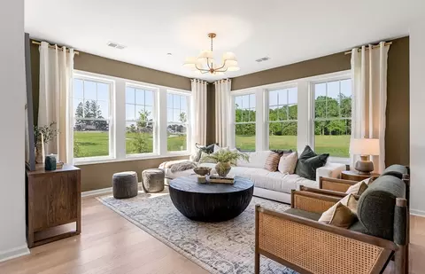 141 E Point Dr #312, East Providence, RI 02916