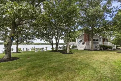 Exterior - 30 Overland Rd, Mashpee, MA 02649 photo 3 of 4