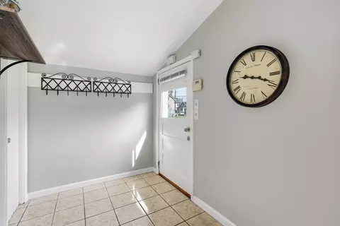 Entry Way - 66 Upland, Springfield, MA 01104 photo 1 of 6