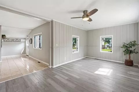Living - 66 Upland, Springfield, MA 01104 photo 2 of 4