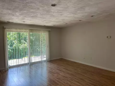 109 Oak Ln #6, Brockton, MA 02301