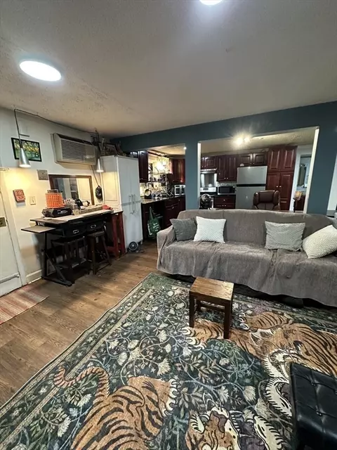 27 Hosmer St #1, Marlborough, MA 01752