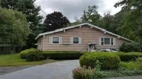4 Pinewood Rd, Peabody, MA 01960