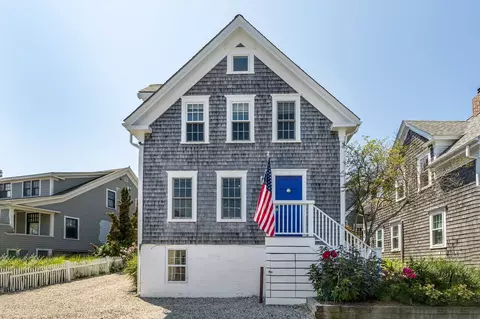 8 Atlantic Ave #A, Provincetown, MA 02657