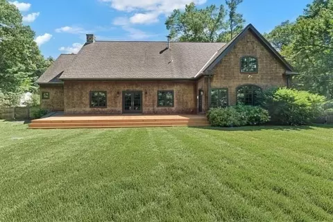 Exterior - 14 Bretton Rd, Dover, MA 02030 photo 2 of 6