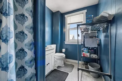 Bath - 89 Rockland St, Fall River, MA 02724 photo 1 of 1