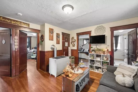 Entry Way - 89 Rockland St, Fall River, MA 02724 photo 2 of 4