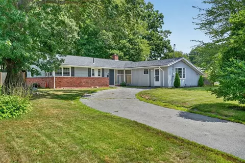 223 Elsie Rd, Brockton, MA 02302