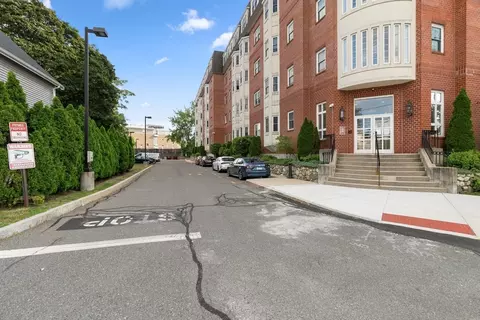 Exterior - 120 Wyllis Ave #310, Everett, MA 02149 photo 3 of 6