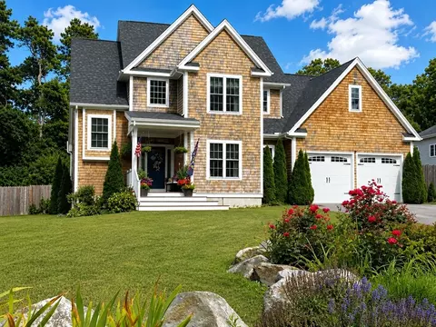 618 Bourne Rd, Plymouth, MA 02360