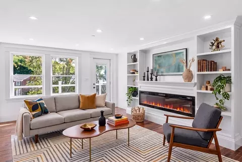 Living - 58 Granite St #4, Gloucester, MA 01930 photo 1 of 6