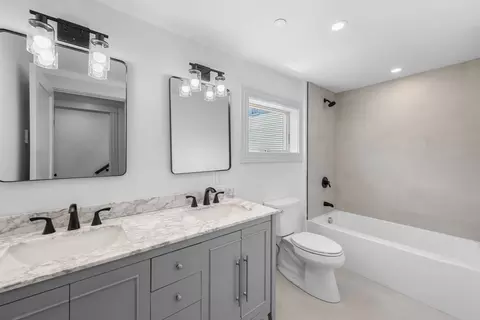 Bath - 58 Granite St #4, Gloucester, MA 01930 photo 5 of 7