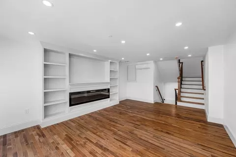 Living - 58 Granite St #4, Gloucester, MA 01930 photo 3 of 6