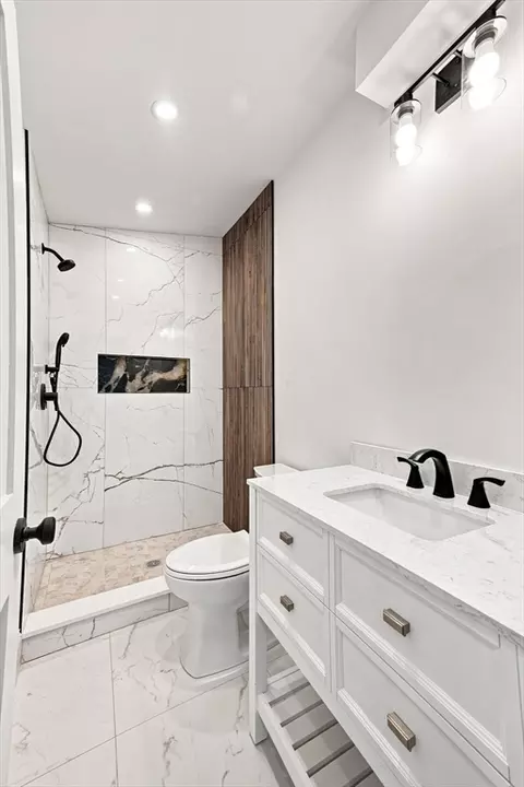 Bath - 58 Granite St #1, Gloucester, MA 01930 photo 5 of 8