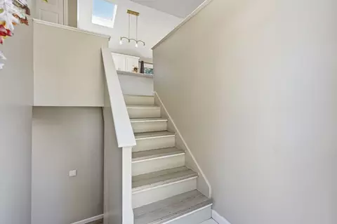Entry Way - 191 Lamont St, Springfield, MA 01119 photo 2 of 2