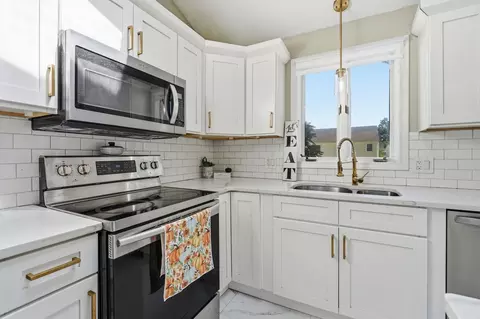 Kitchen - 191 Lamont St, Springfield, MA 01119 photo 4 of 7